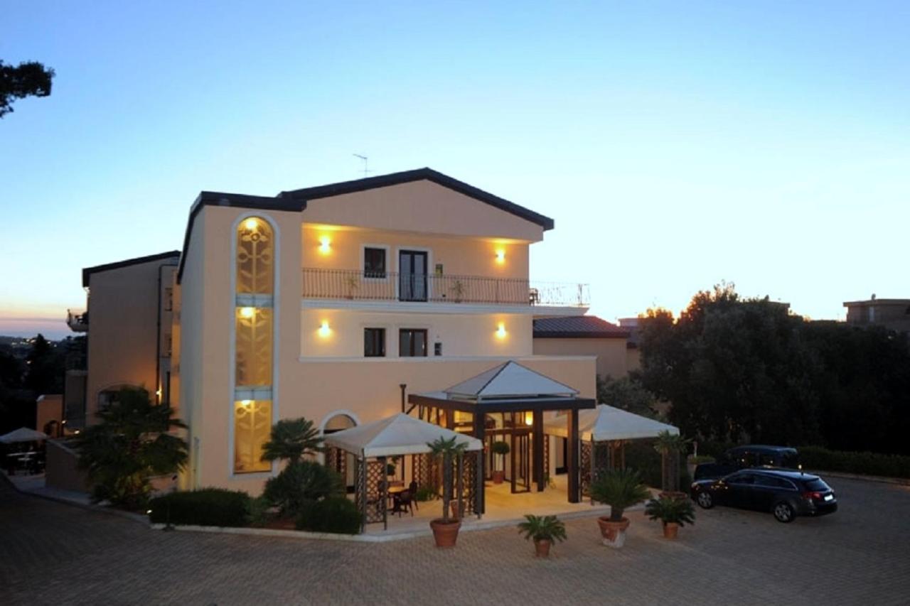 Hotel Villa Rosa Martina Franca Exterior photo